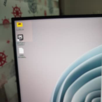 Yeni Alınan Asus Monitörde Işık Sızması Ve Kararma Sorunu Çözülmüyor