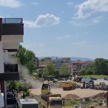 Mahalledeki Şantiye Gürültüsü Ve Toz Nedeniyle Evde Yaşamak İmkansız Hale Geldi