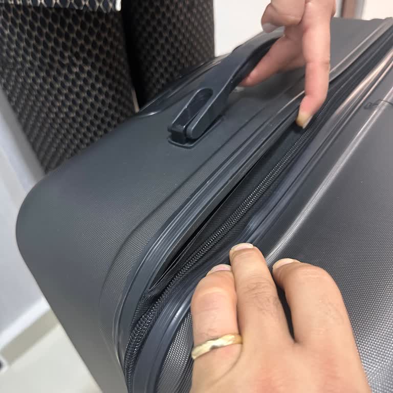 Uçuş Sonrası Valizim Zarar Gördü, Mağduriyetim Giderilmiyor