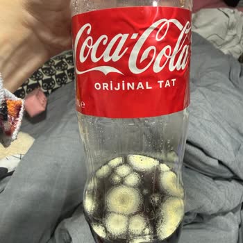 Aldığım Coca-Cola Şişesinde Kısa Sürede Küf Oluştu, Sağlığım Tehlikede