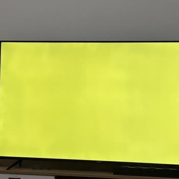 Vestel 70u9600 Model Televizyonda Kronik Piksel Bozulması ve Çözülmeyen Sorun