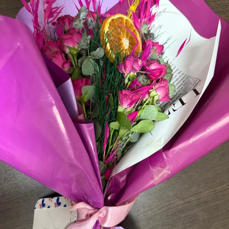 Siparişim Geç Ve Özensiz Teslim Edildi, Solmuş Çiçekler Gönderildi