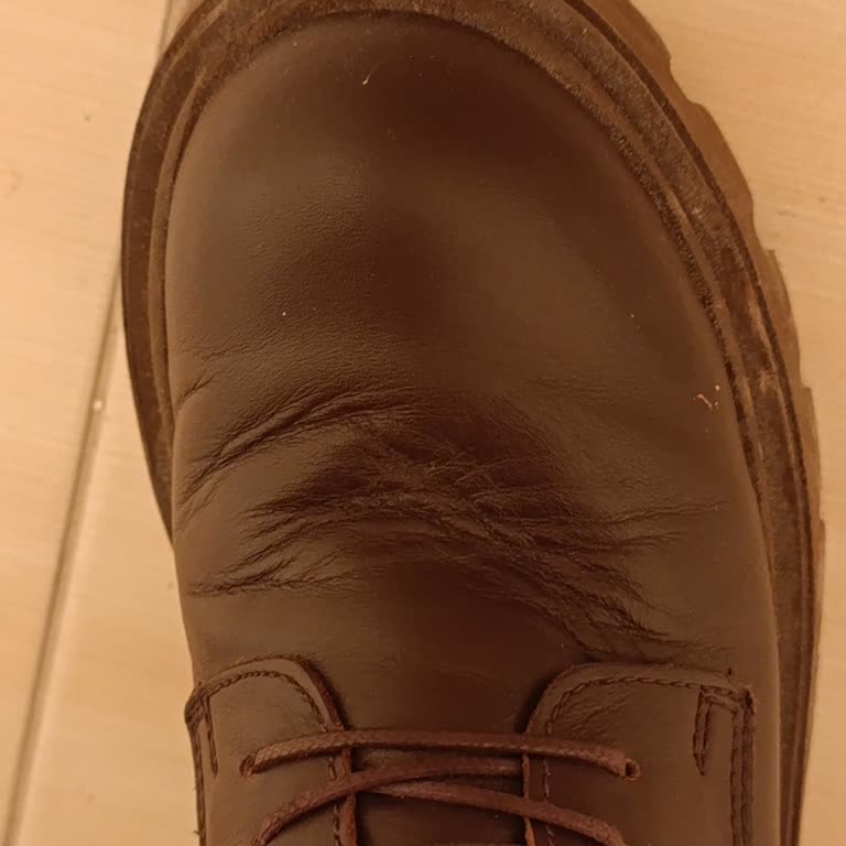 Selin Shoes Yeni Alınan Botta Deformasyon ve İlgisiz Mağaza