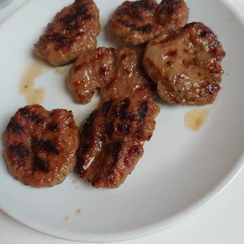 Yanık Köfte, Hijyen Sorunu Ve Kasiyer Davranışıyla Büyük Hayal Kırıklığı