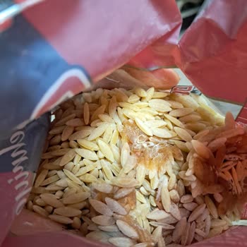 Küflü Ve Yapışmış Arpa Şehriye: Sağlık Riski Ve Ürün Değişim Talebi