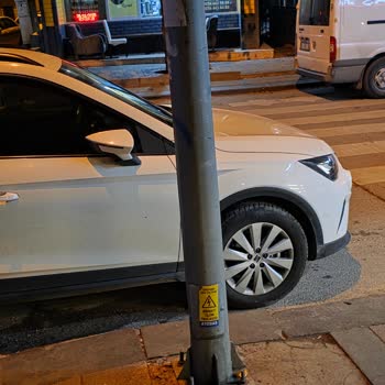 Emniyet Genel Müdürlüğü Engelli Yoluna Park Eden Araç Ve Yetersiz Emniyet Müdahalesi