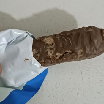 Taze Görünen Çikolatanın Bozuk Çıkması Ve Çocuk Sağlığına Dair Endişe