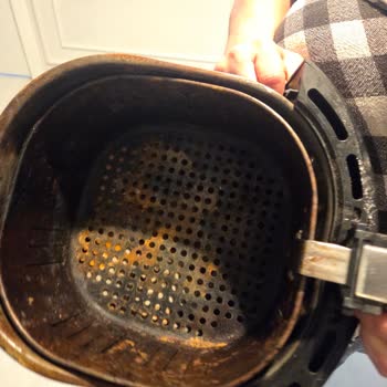 Kumtel Airfry XXL İç Haznesi 6 Ayda Soyuldu, Sağlığım Tehlikede