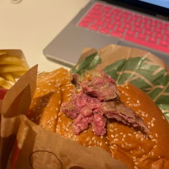 Bitkisel Whopper Siparişi Yerine Etli Ürün Gönderildi, Mağduriyet Yaşadım