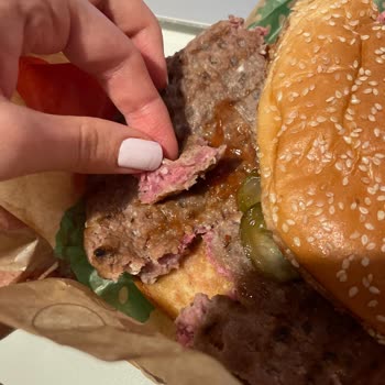 Bitkisel Whopper Siparişi Yerine Etli Ürün Gönderildi, Mağduriyet Yaşadım