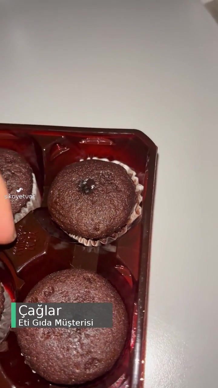 Eti Browni Kekin İçinden Saç Çıktı! videonun kapak resmi