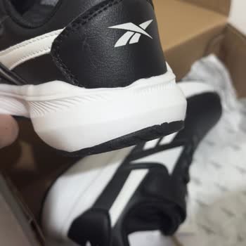 İnternet Sitesinden Satın Alınan Ayakkabılarda Orijinallik Şüphesi Ve Güven Sorunu