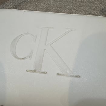 Calvin Klein Çantaların Kısa Sürede Soyulması Ve Müşteri Hizmetlerinde Hayal Kırıklığı