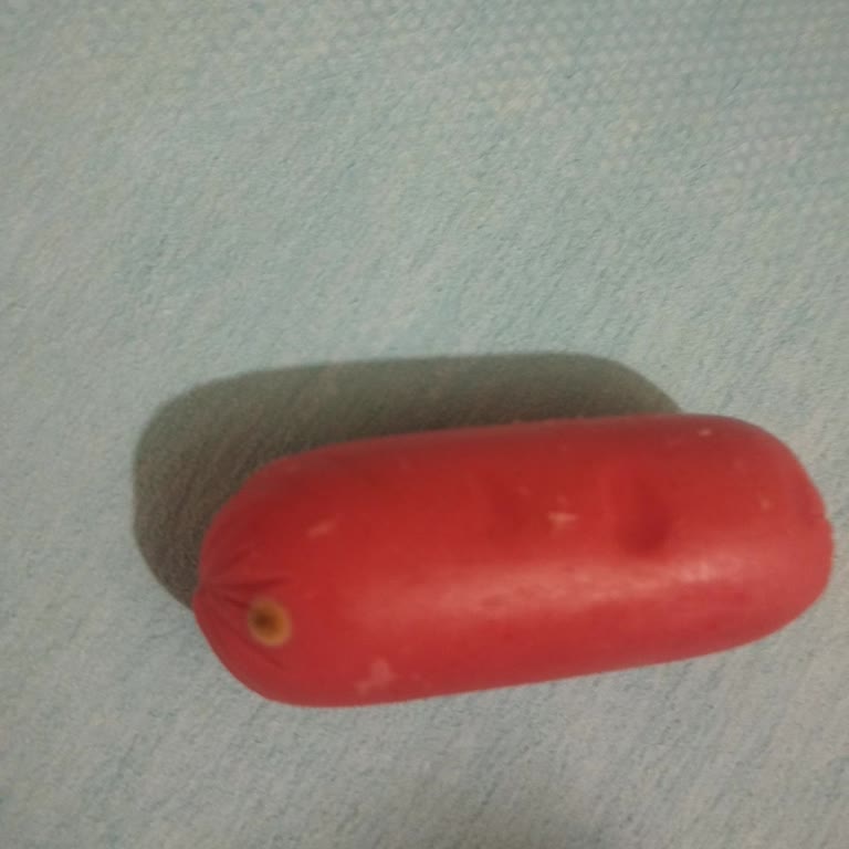 Hakmar'dan Aldığım Sosis Küflü Ve Kötü Kokulu Çıktı, Sağlığımız Tehlikeye Girdi