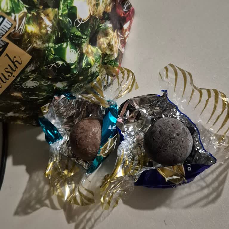 Bayat Ve Bozuk Çikolata İçin Geri Dönüş Ve Ürün Değişimi Talebi