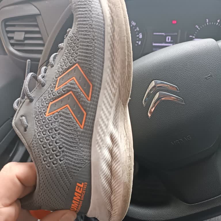 Hummel Ayakkabıda Kısa Sürede Taban Bozulması Ve Garanti Mağduriyeti