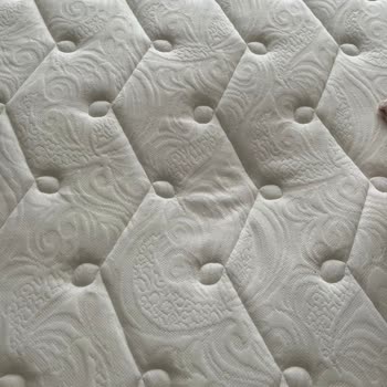 Yeni Alınan Yatakta Çökme Ve İlgisiz Müşteri Hizmetleri Deneyimi