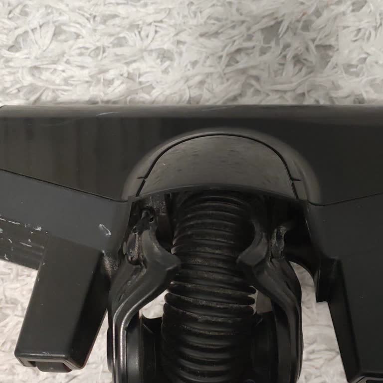 Bosch Ultimate 6 Dikey Süpürgede Kronik Kırılma Sorunu Ve Yetersiz Garanti Desteği