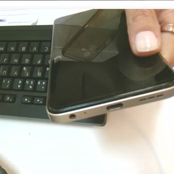 Garanti Kapsamındaki Telefonumun Şebeke Sorunu Çözülmeden Ekstra Ücret Talep Edildi