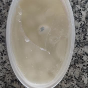 Taze Ürün Güvencesi Hayal Kırıklığına Dönüştü: Son Tüketim Tarihi Geçmemiş Peynirde Küf Şoku