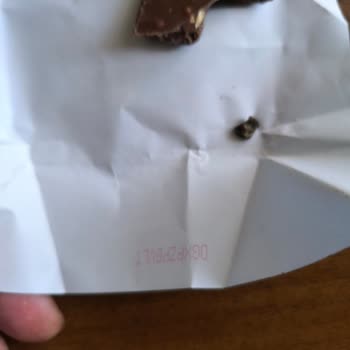 Çikolatadan Çıkan Metal Parçası Dişimi Kırdı Firma İlgisiz Kaldı