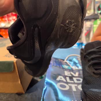 Kısa Sürede Tabanı Ayrılan Ayakkabıya Garanti Kapsamında Çözüm Bulunmadı