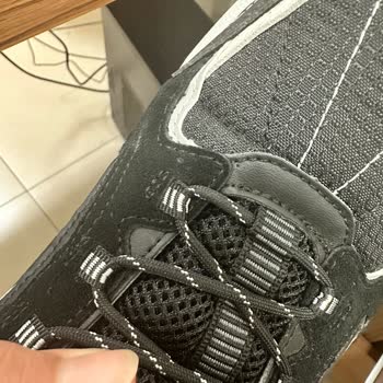 Skechers Bağcıkları Sürekli Açılan Ve Sertlik Sorunu Olan Ayakkabı İçin İade Talebi