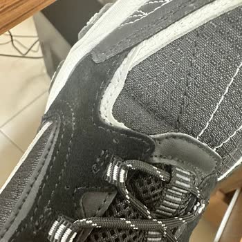 Skechers Bağcıkları Sürekli Açılan Ve Sertlik Sorunu Olan Ayakkabı İçin İade Talebi