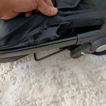 Kısa Sürede Dikişleri Açılan Bebek Arabası İçin Ücretsiz Tamir Veya Değişim Talebi