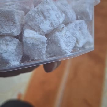 Tatlıbak Ümraniye Şubesinden Aldığım Ürünlerde Kurt Çıkması Ve İlgisizlik