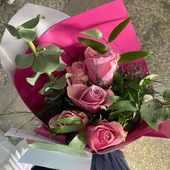 Öğretmenler Günü'nde Beklentileri Karşılamayan Solmuş Çiçekler Ve İade Talebi