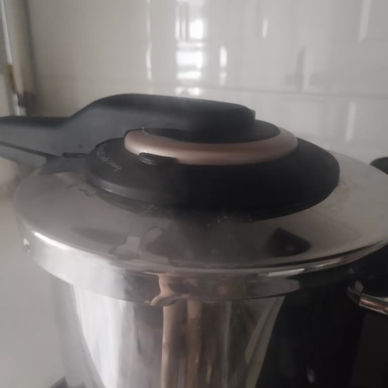 Kısa Sürede Sorun Çıkaran Düdüklü Tencere Ve İlgisiz Müşteri Hizmeti