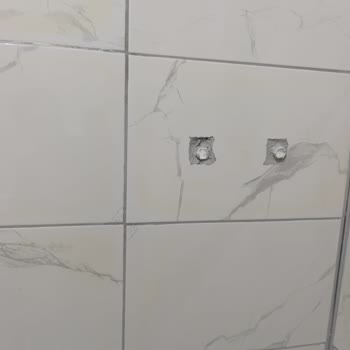 Yeni Alınan Fayanslarda Leke Sorunu Ve Ücret İadesi Sürecinde Mağduriyet