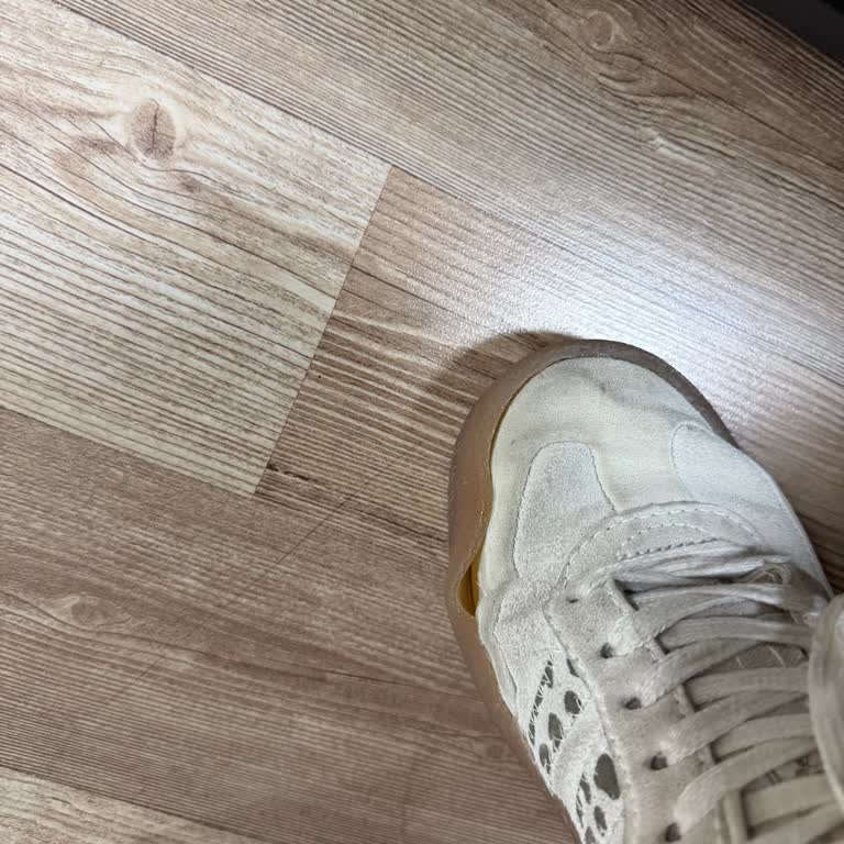 Kısa Sürede Deforme Olan Spor Ayakkabı İçin Ücretsiz Değişim Talebi