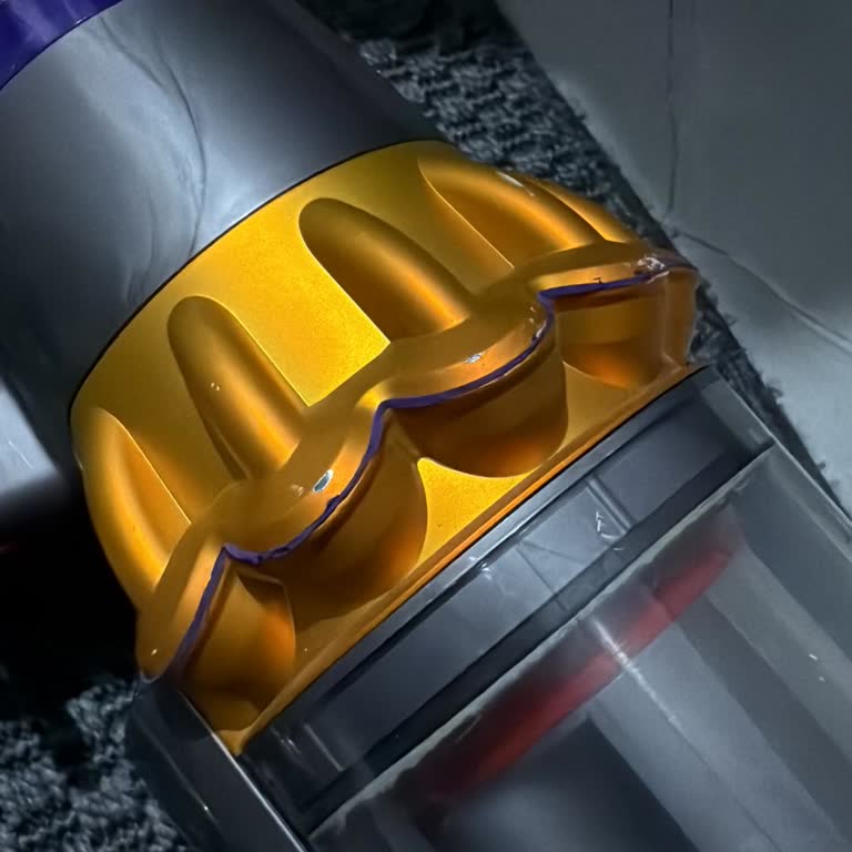 Schäden am Dyson V15 nach dem Service trotz einwandfreiem Versandzustand