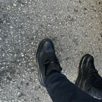 6 Bin TLye Aldığım Ayakkabının İlk Günden Air Tabanı Patladı Satıcı Sorumluluk Almadı