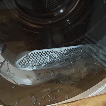 Vestel Kurutma Makinesi Camı Kendi Kendine Patladı: Güvenlik Riski Ve Değişim Talebi