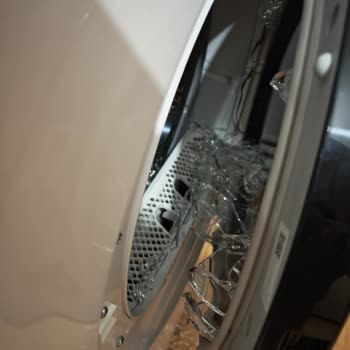Vestel Kurutma Makinesi Camı Kendi Kendine Patladı: Güvenlik Riski Ve Değişim Talebi