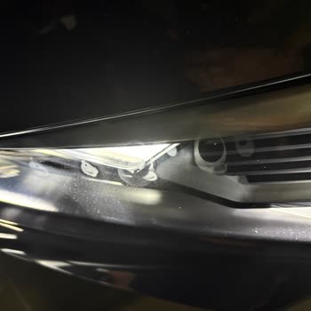 Qualitätsmängel an beiden Frontscheinwerfern meines Cupra Leon