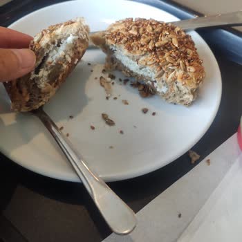 Starbucks Hamur Poğaça Hayal Kırıklığı: Sağlıksız Ve Pahalı