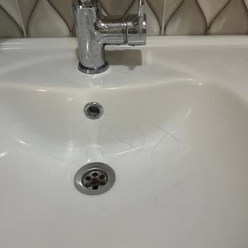 Kısa Sürede Çatlayan Lavabo Nedeniyle Hayal Kırıklığı Ve Çözüm Talebi