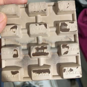 Aldığım Çikolatanın Rengi Ve Görünümü Güven Vermedi