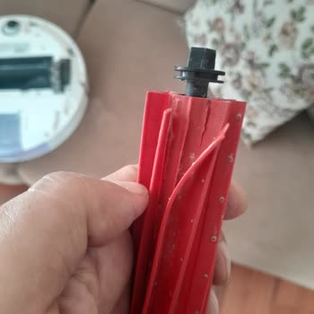 Yetkili Servisten Kirli Ve Hasarlı Cihaz Teslimatı: Ücretsiz Onarım Talebi