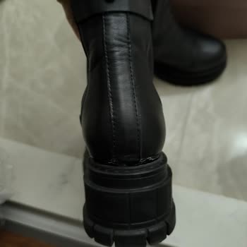 Az Kullanılan Derimod Botta Taban Açılması Ve İlgisiz Müşteri Hizmeti