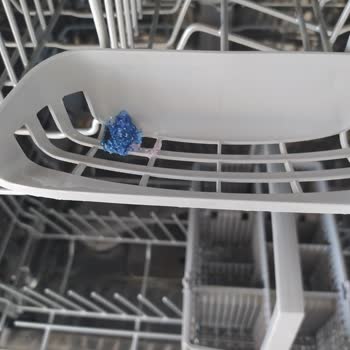 Finish Powerball Quantum Tabletler Bulaşıkta Kalıntı Bırakıyor