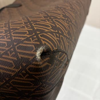 İpekyol Çantada Deri Soyulması Ve Renk Verme Sorunu Yaşadım