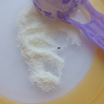 Bebek Mamasında Böcek Çıkması Ve Mağaza Hijyeninden Kaynaklı Mağduriyet