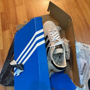 SuperStepten Sipariş Ettiğim Ayakkabı Kutusu Paramparça Ve Özensiz Geldi