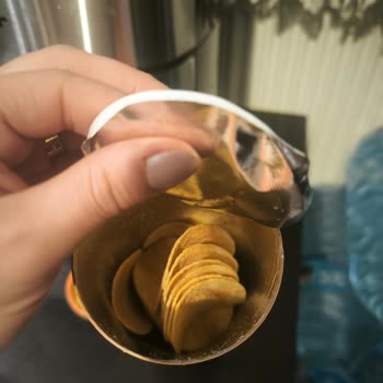 Schar Curvies Paprika Chips Safety Concern Complaint