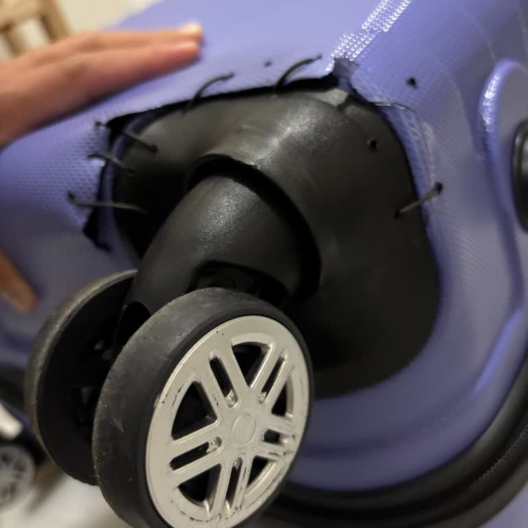 Beschwerde über beschädigtes Gepäck nach Etihad-Flug